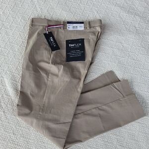 Tommy Hilfiger Men's Thflex Chino Pants — Khaki